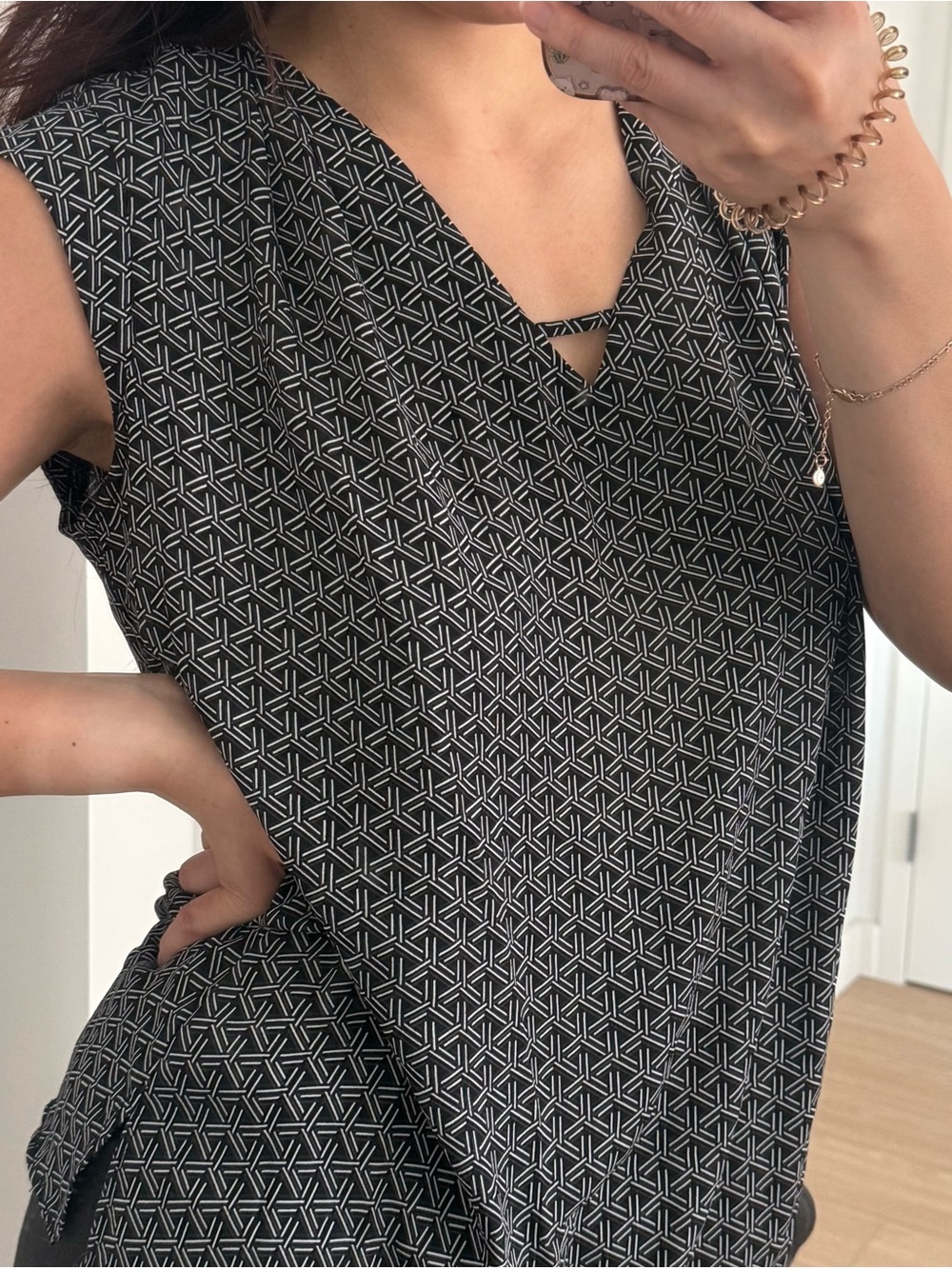 Sleeveless Black & White Geometric V-Neck Top